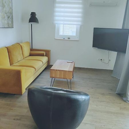 L&L Apartmani 1 Bol Exterior foto