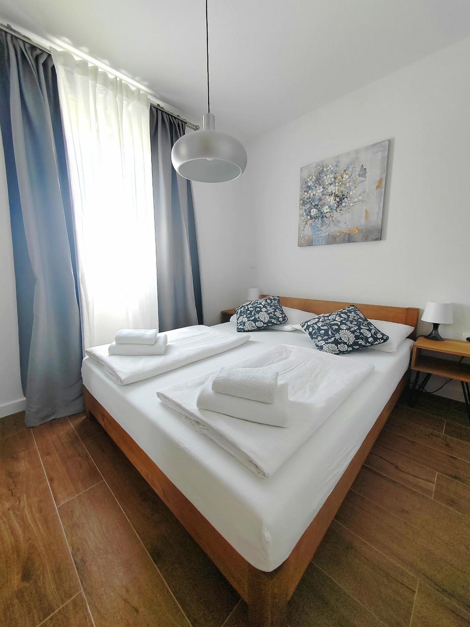 L&L Apartmani 1 Bol Exterior foto