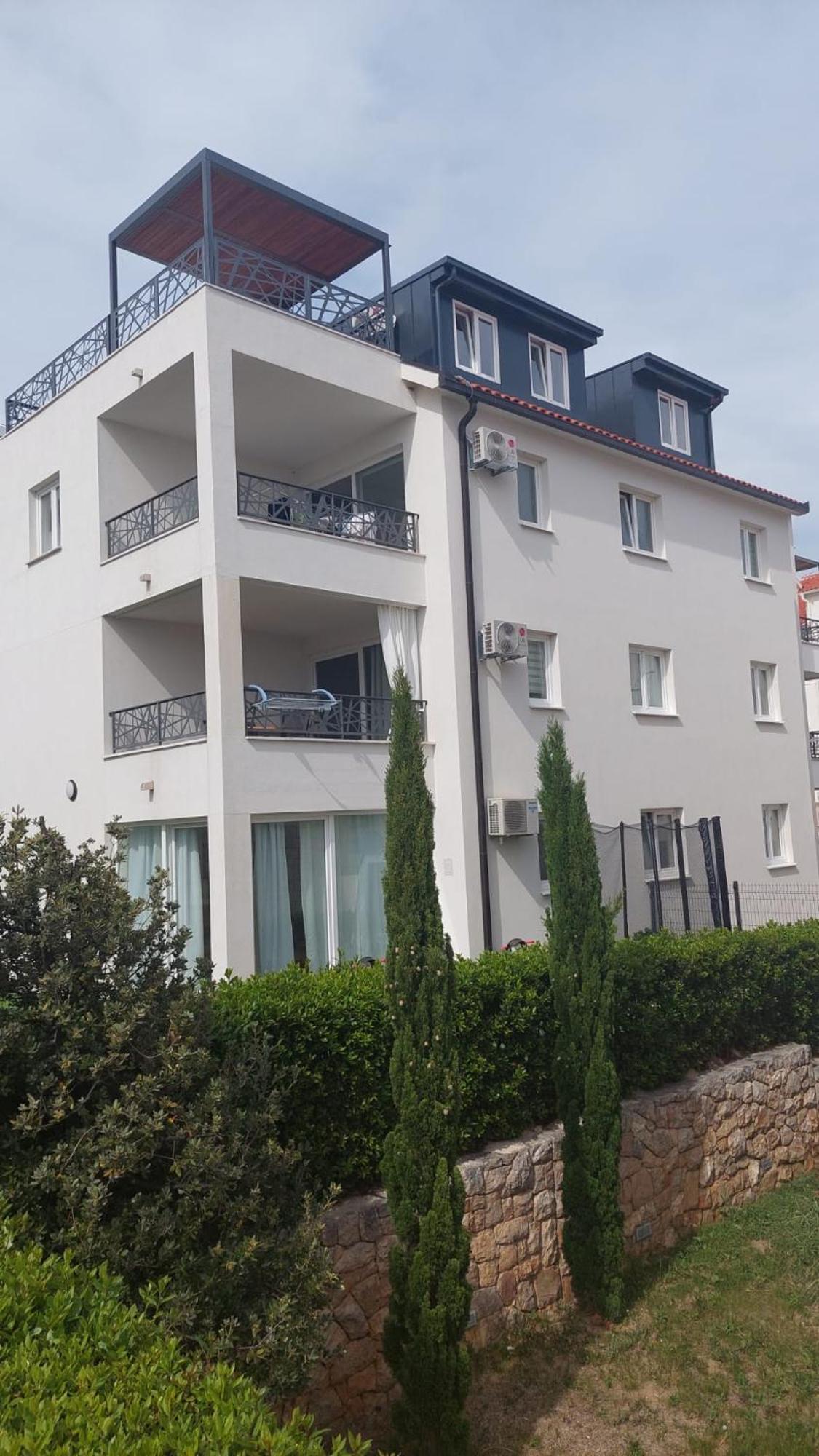 L&L Apartmani 1 Bol Exterior foto