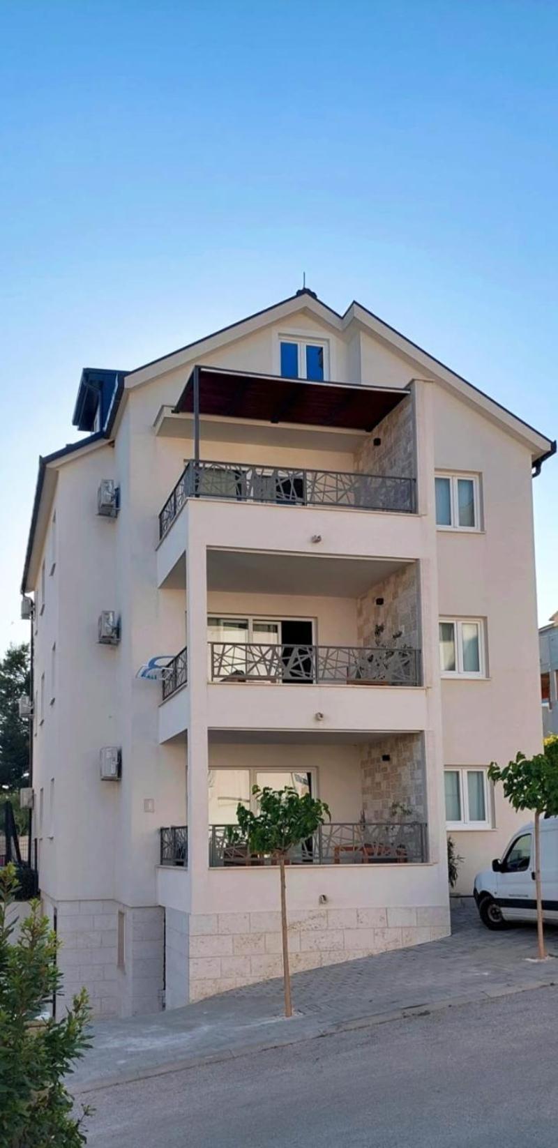 L&L Apartmani 1 Bol Exterior foto